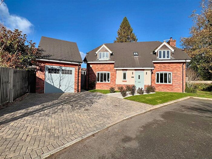 3 Bedroom Detached House For Sale In Rawdon Close, Old Basing, Basingstoke, RG24