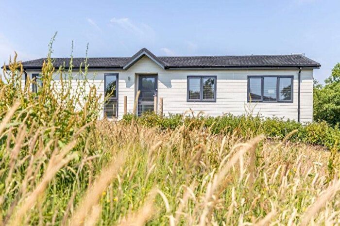 3 Bedroom Lodge For Sale In Rose Lodge, Roadford Lake Lodges, Roadford Lake, Lifton, Devon, PL16