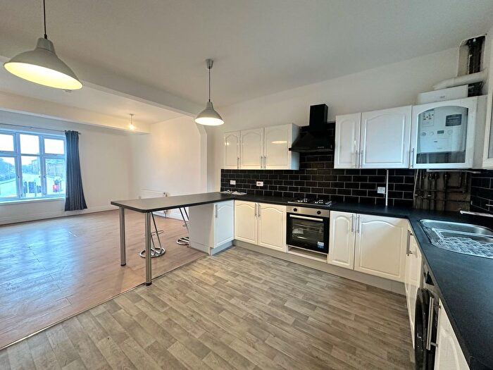 2 Bedroom Flat To Rent In Chorley Old Road, Bolton, BL1
