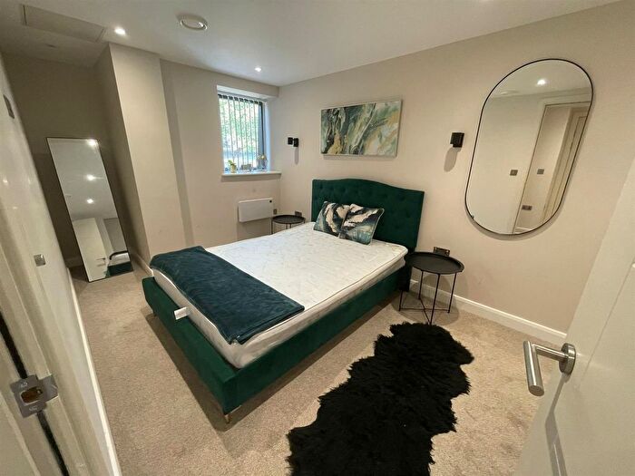 1 Bedroom Flat To Rent In Flat, , Centenary House, North Street Leeds, LS2