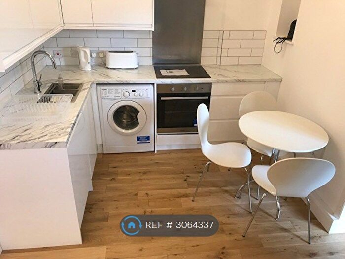 Studio To Rent In Kings Wharf, London, E8