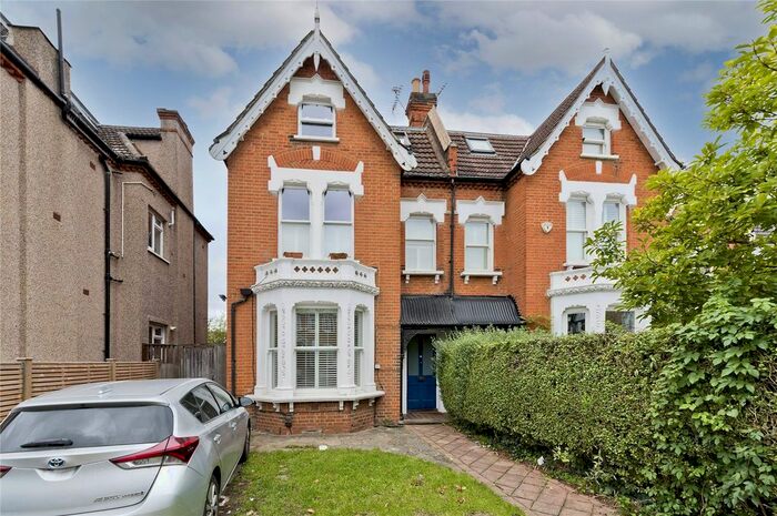 3 Bedroom Flat To Rent In Farnan Road, London, SW16