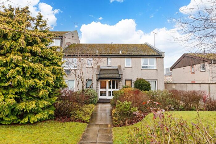 2 Bedroom Flat To Rent In Ardarroch Court, Aberdeen, AB24