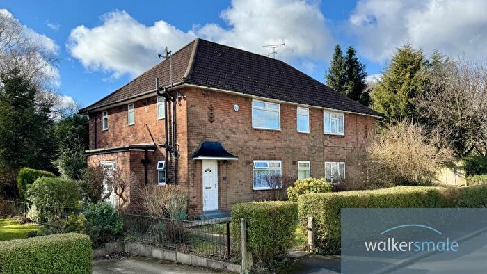 2 Bedroom Apartment To Rent In Laith Garth, Leeds, West Yorkshire, LS16