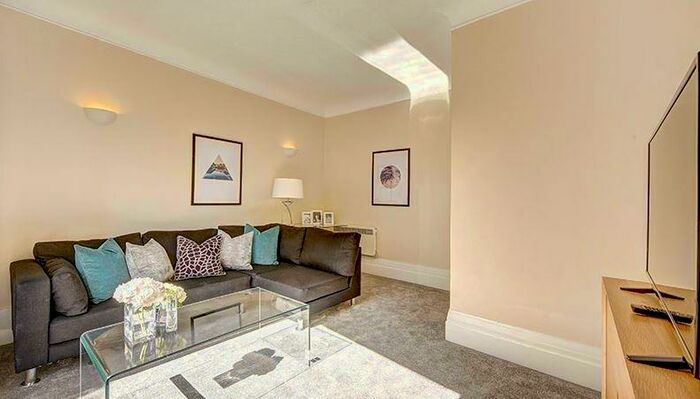 2 Bedroom Apartment To Rent In Park Road, St Johns Wood, NW8
