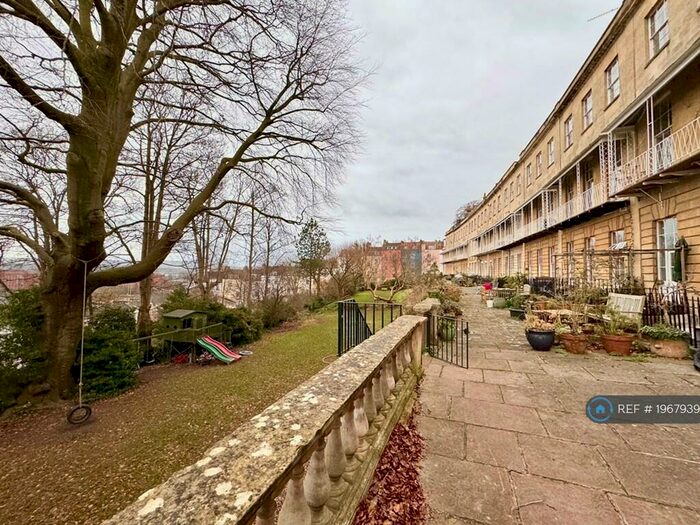 2 Bedroom Flat To Rent In Cornwallis Crescent, Bristol, BS8