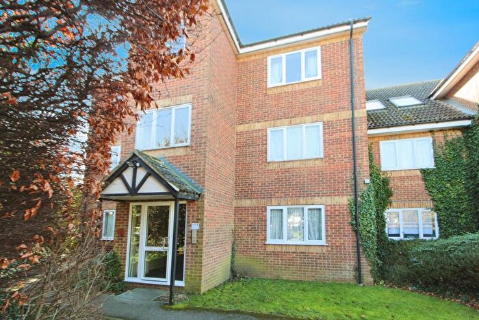 1 Bedroom Flat To Rent In Bridgewater Court, Langley, SL3