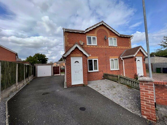 2 Bedroom Semi-Detached House To Rent In North Royds Wood, Barnsley, S71