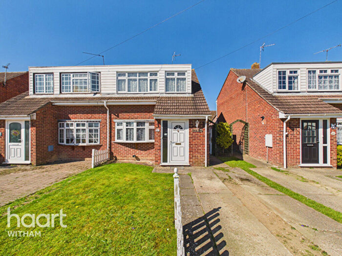 3 Bedroom Semi-Detached House For Sale In Broadway, Silver End, CM8