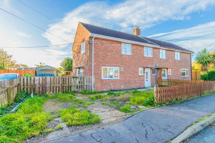 3 Bedroom Semi-Detached House For Sale In Park Crescent, Wiggenhall St. Mary Magdalen, PE34