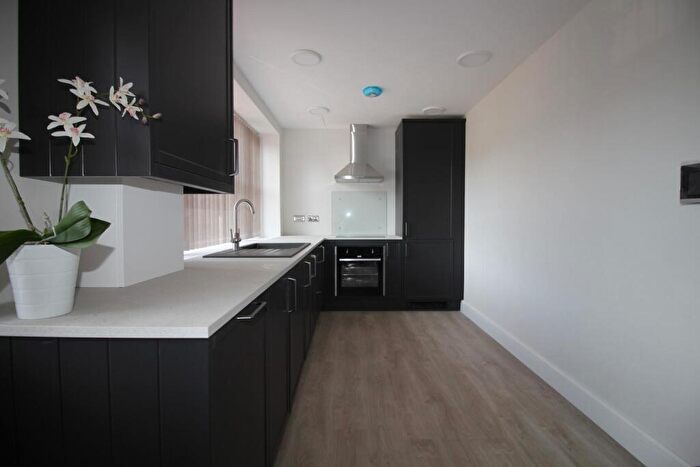 2 Bedroom Flat To Rent In Park Square, Pudsey, LS28