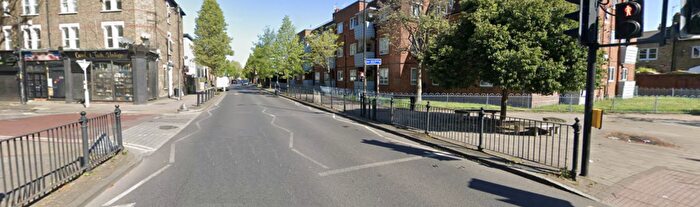 3 Bedroom Flat To Rent In Flint Street, Elephant And Castle, SE17