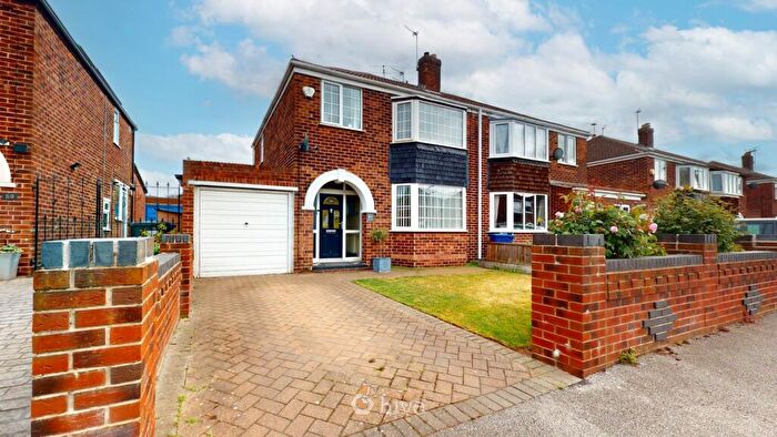 3 Bedroom Semi Detached House For Sale In The Boulevard, Edenthorpe, Doncaster, DN3