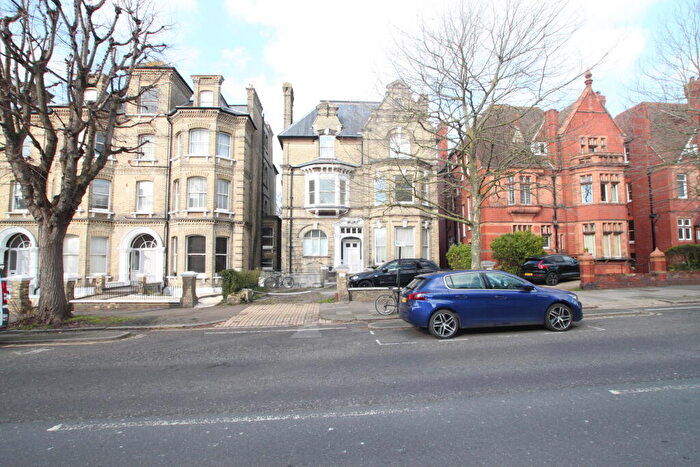 1 Bedroom Flat To Rent In The Drive, Hove, Brighton & Hove, BN3