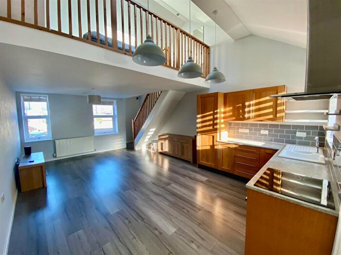 3 Bedroom Terraced House For Sale In Kingshill Road, Old Town, Swindon, SN1