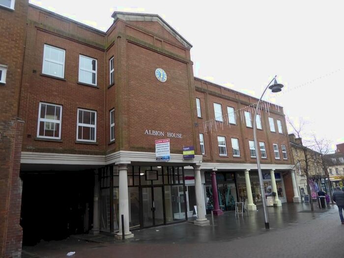 1 Bedroom Flat To Rent In Flat Albion Court, Lime Street, MK40