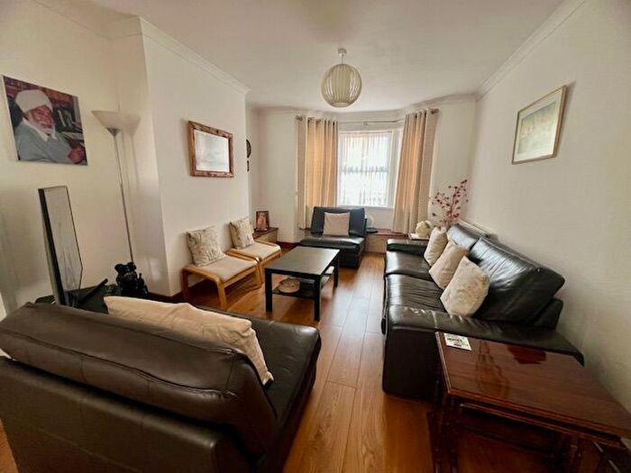 3 Bedroom Property To Rent In Mark Street, Riverside, Cardiff, CF11