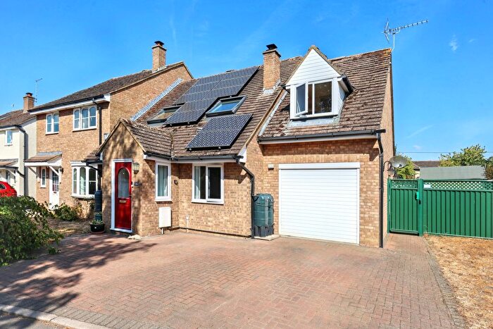 4 Bedroom Semi-Detached House For Sale In Saxel Close, Aston, Bampton, Oxfordshire, OX18