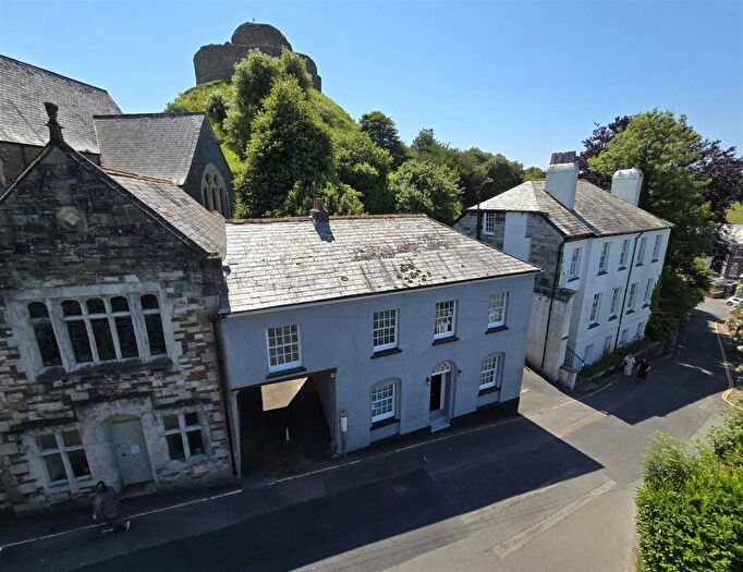 3 Bedroom Semi-Detached House For Sale In Castle Street, Launceston, PL15