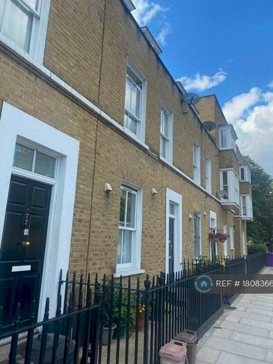 2 Bedroom Flat To Rent In Belgrave Street, London, E1