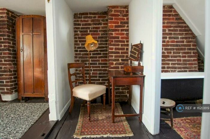 3 Bedroom Maisonette To Rent In St James's Street, Brighton, BN2