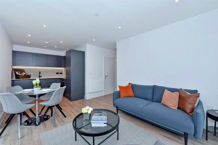 1 Bedroom Flat To Rent In Darjeeling House, Memorial Avenue, Slough, SL1