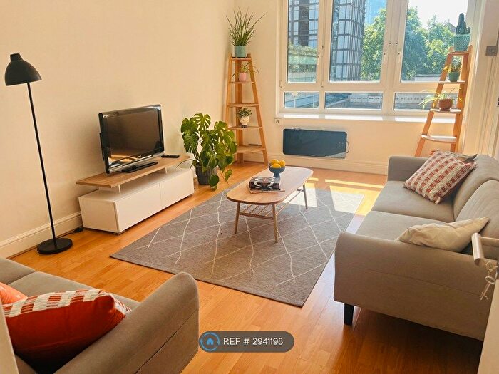 3 Bedroom Flat To Rent In Peerless Street, London, EC1V