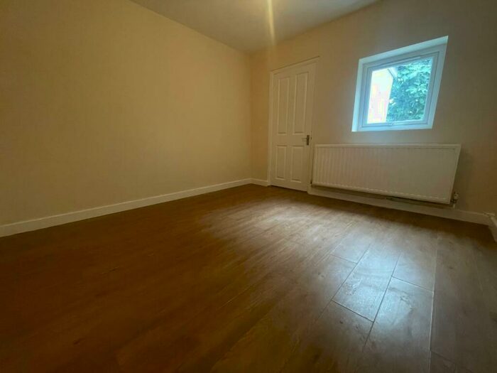 4 Bedroom Detached House To Rent In Malvern Road, Enfield, EN3