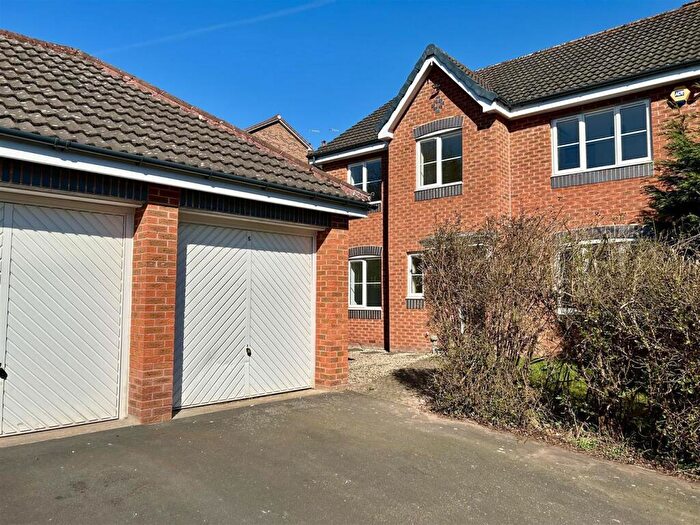 5 Bedroom Detached House To Rent In Bishops Walk, Cradley Heath, B64