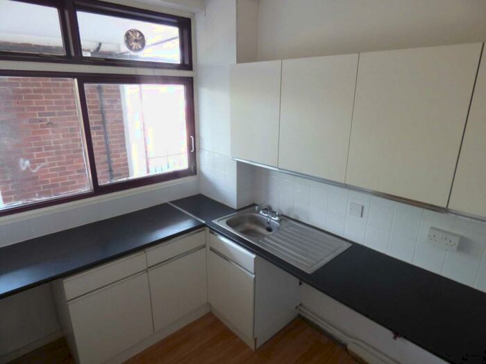 2 Bedroom Flat To Rent In Bedford Square, Dunstable, LU5