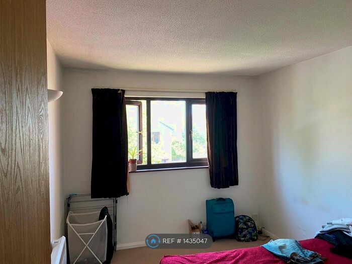 1 Bedroom Flat To Rent In Brocklesby Road, London, SE25