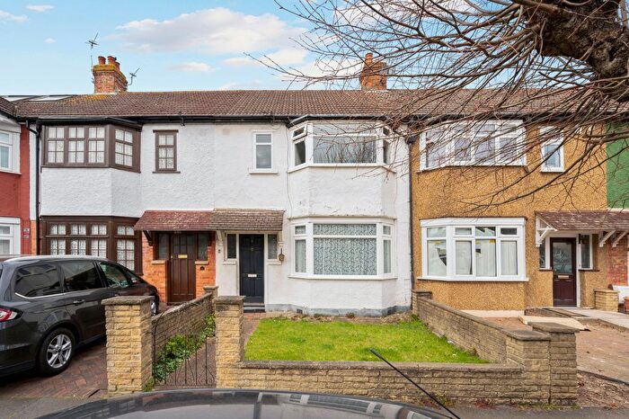 3 Bedroom Terraced House For Sale In Tennyson Avenue, New Malden, KT3