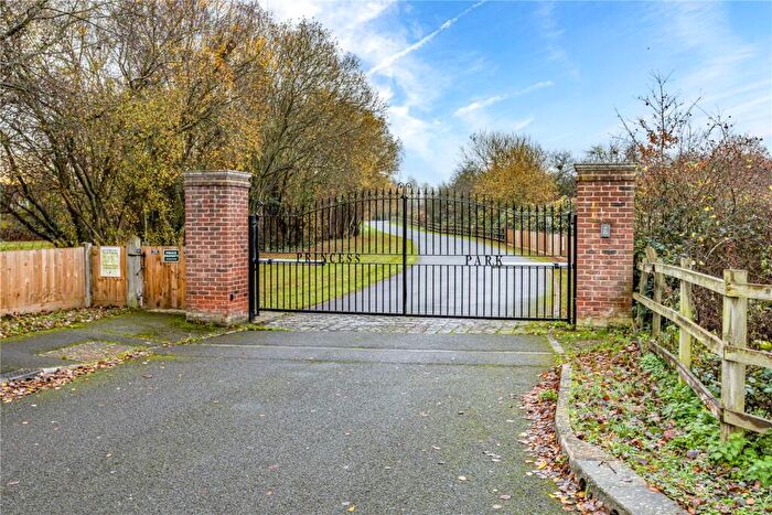 4 Bedroom House For Sale In Princess Park, Addlestone, Surrey, KT15