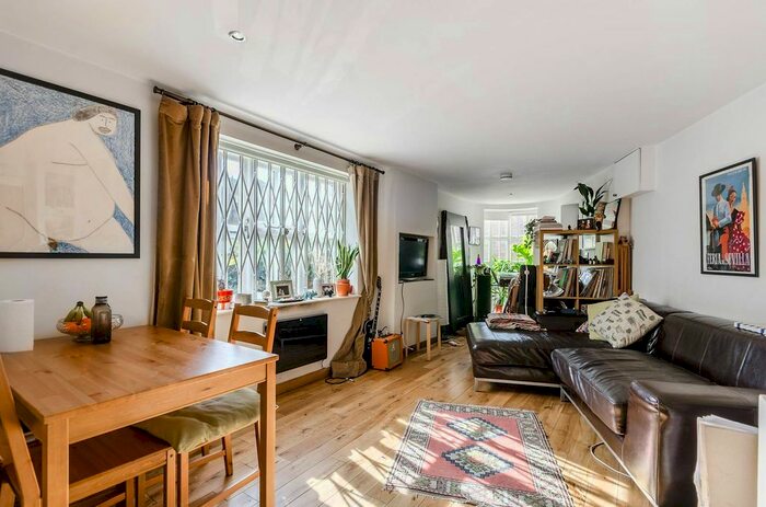 1 Bedroom Flat To Rent In Councillor Street, Camberwell, London, SE5