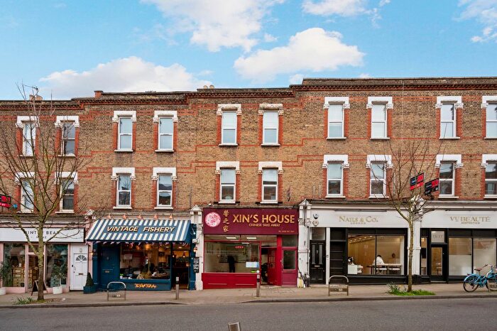 3 Bedroom Flat To Rent In Leopold Road, London, SW19