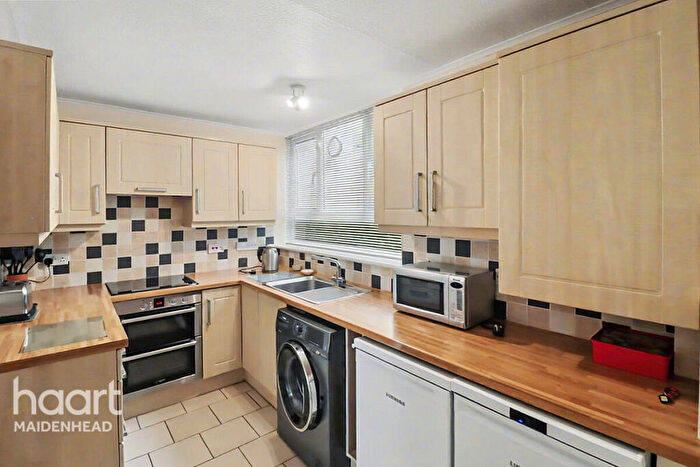 1 Bedroom Flat For Sale In Boyn Valley Road, Maidenhead, SL6