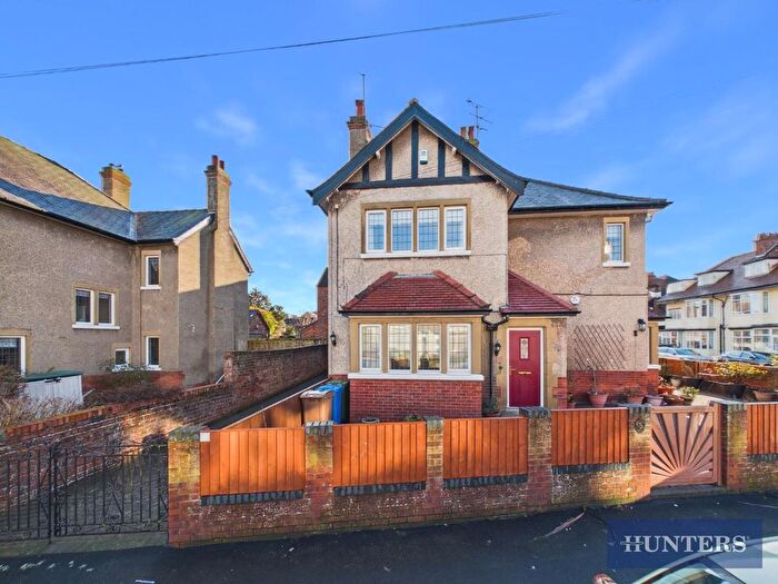 2 Bedroom Flat For Sale In Roundhay Road, Bridlington, YO15