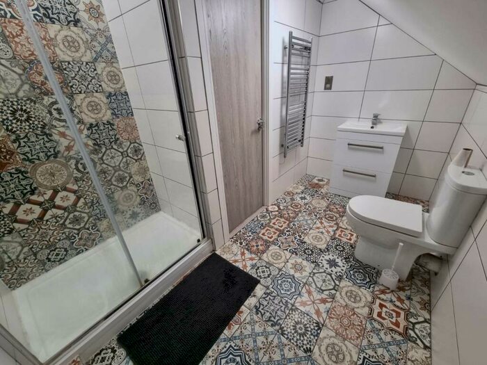 3 Bedroom Flat To Rent In Castle View Court, Upper Dock Street, Newport, NP20