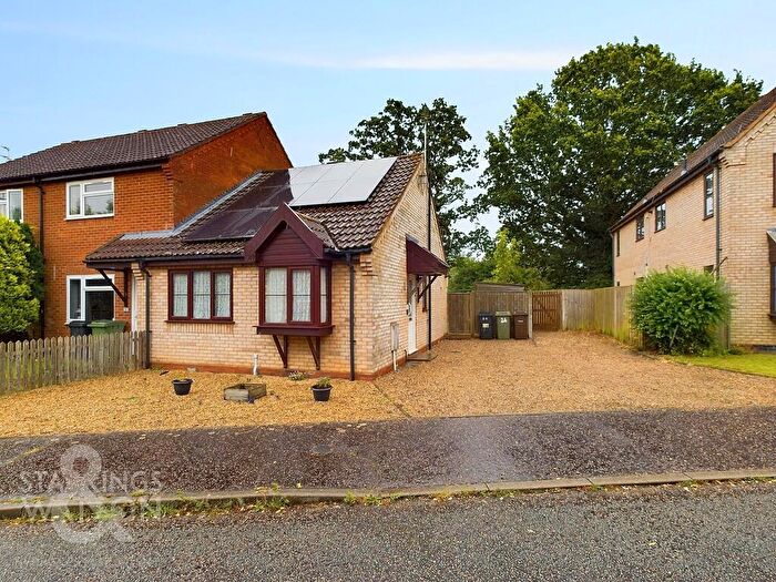 2 Bedroom Semi-Detached Bungalow To Rent In Beck Way, Loddon, Norwich, NR14