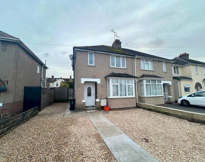 3 Bedroom Property To Rent In Malvern Road, Swindon, SN2