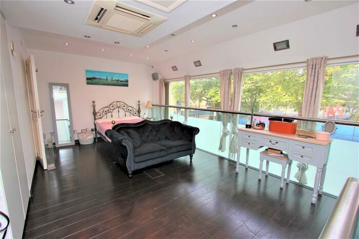 1 Bedroom Duplex To Rent In Cinnabar Wharf, Wapping, E1W