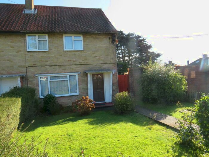 2 Bedroom House To Rent In Pulborough Avenue, Eastbourne, BN22