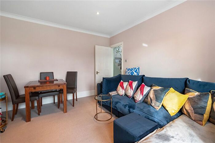 2 Bedroom Flat For Sale In East Dulwich Road, East Dulwich, London, SE22