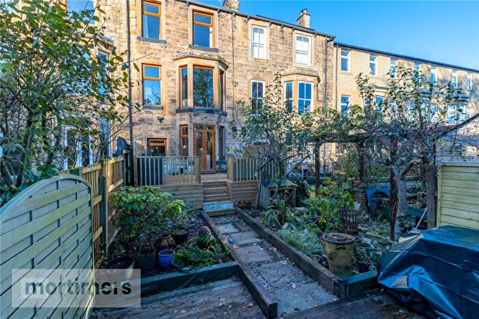 4 Bedroom Terraced House For Sale In Queen Street, Padiham, Burnley, Lancashire, BB12