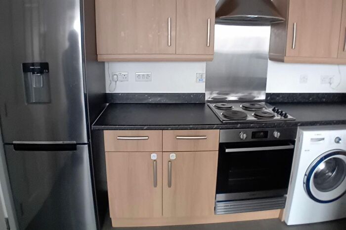 2 Bedroom Flat To Rent In Knightswood Road, Glasgow, G13