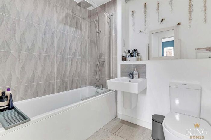 2 Bedroom Semi-Detached House For Sale In Laxton Way, Bidford-On-Avon, Alcester, B50