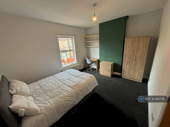 4 Bedroom Terraced House To Rent In Hightown Road, Wrexham, LL13