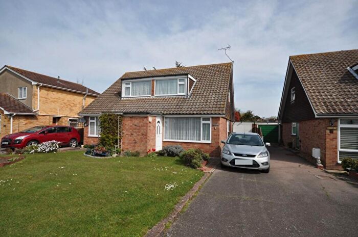 3 Bedroom Semi-Detached House For Sale In Horsey Road, Kirby-le-soken, CO13