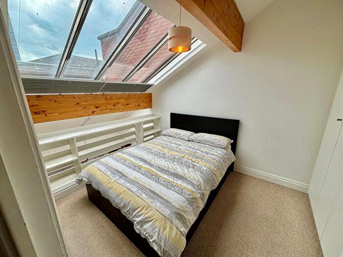 2 Bedroom Apartment For Sale In Cox Street, Jewellery Quarter, Birmingham, B3 - Photo 5