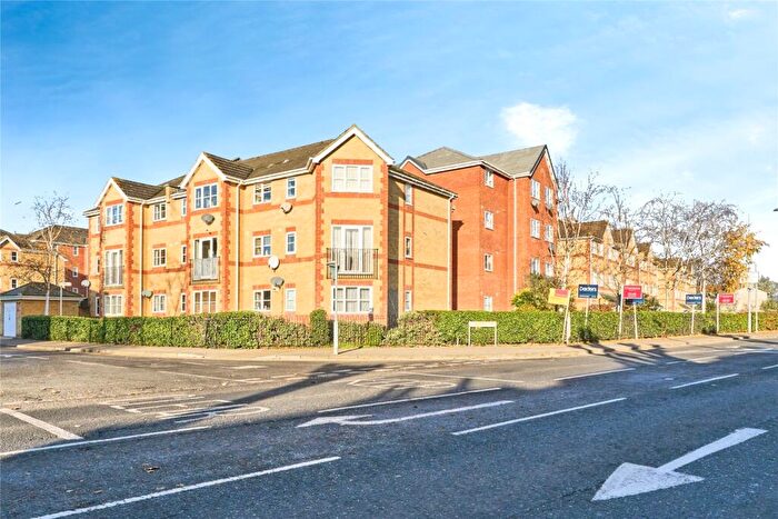 1 Bedroom Flat For Sale In Winery Lane, Kingston Upon Thames, KT1